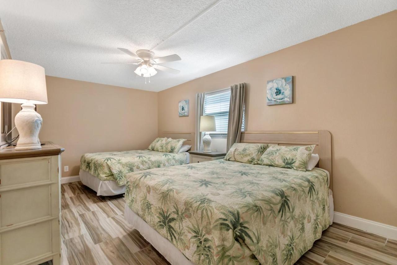 301 Sandy Shores Condos St. Pete Beach Exterior photo
